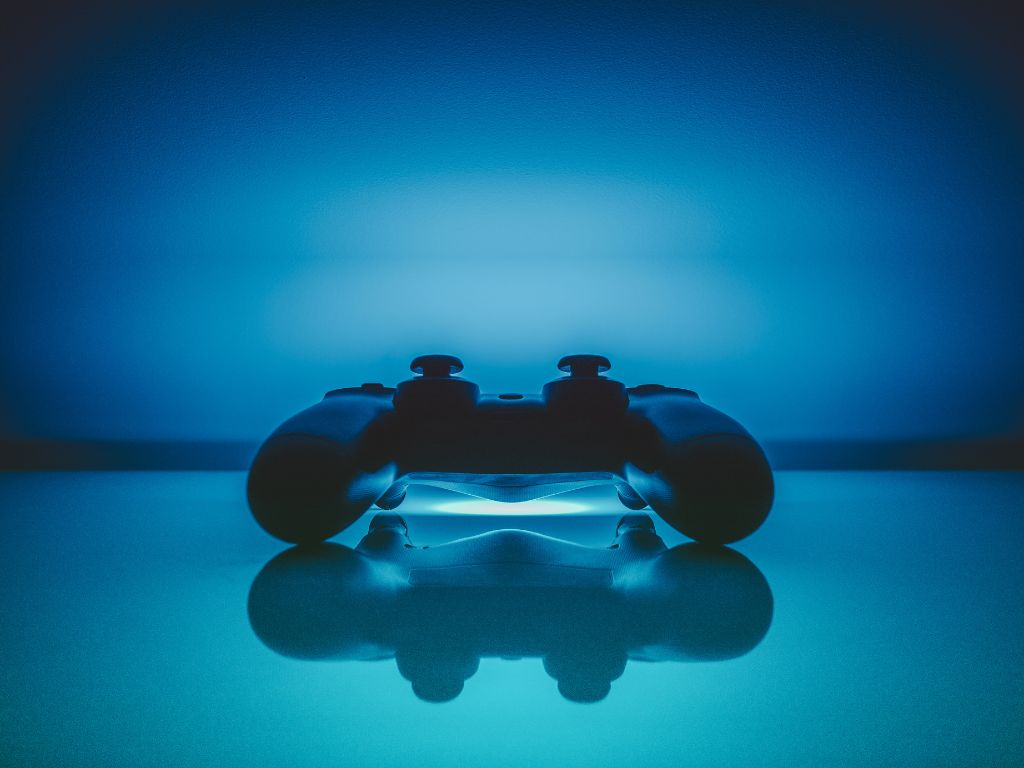 ¿Por qué parpadea en azul tu mando de PS4 y cómo solucionarlo?