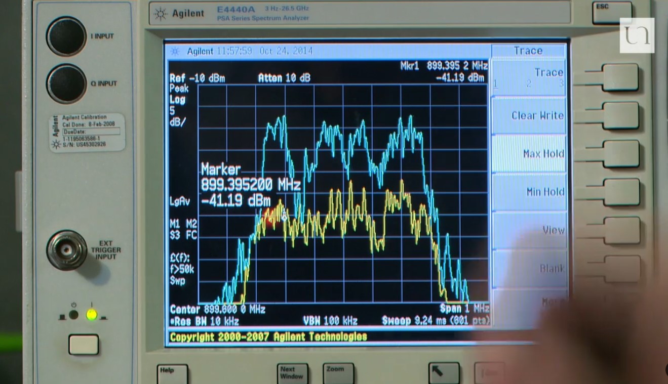 ¿Qué sección indica el nivel de exposición a las ondas electromagnéticas de un teléfono inteligente?